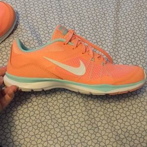 Nike flex running shoes